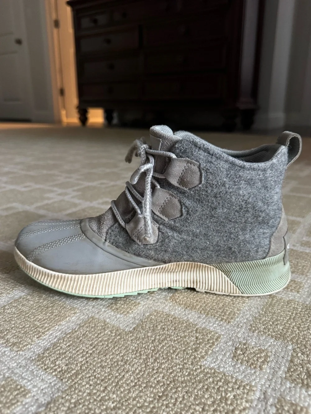 Sorel Out N About III Classic Waterproof Duck Boots Gray Size 8.5